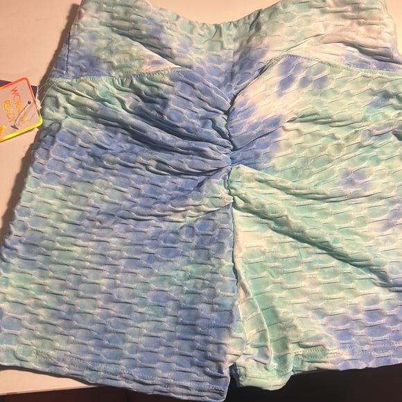 Workout shorts - Picture 2 of 2